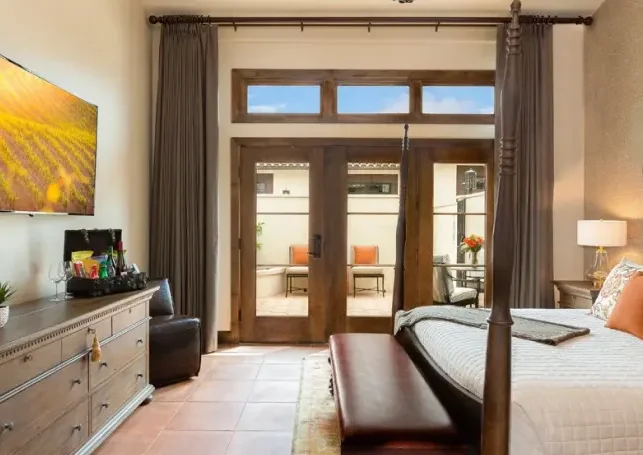 Resort King Casita With Luxurious Tub