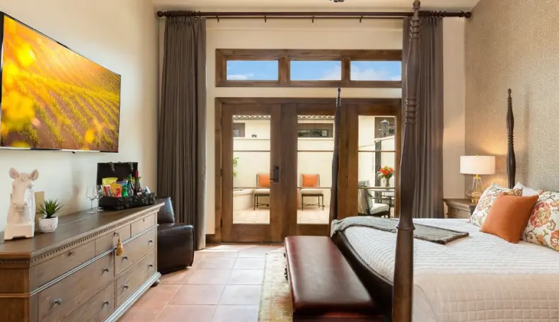 Resort King Casita With Luxurious Tub