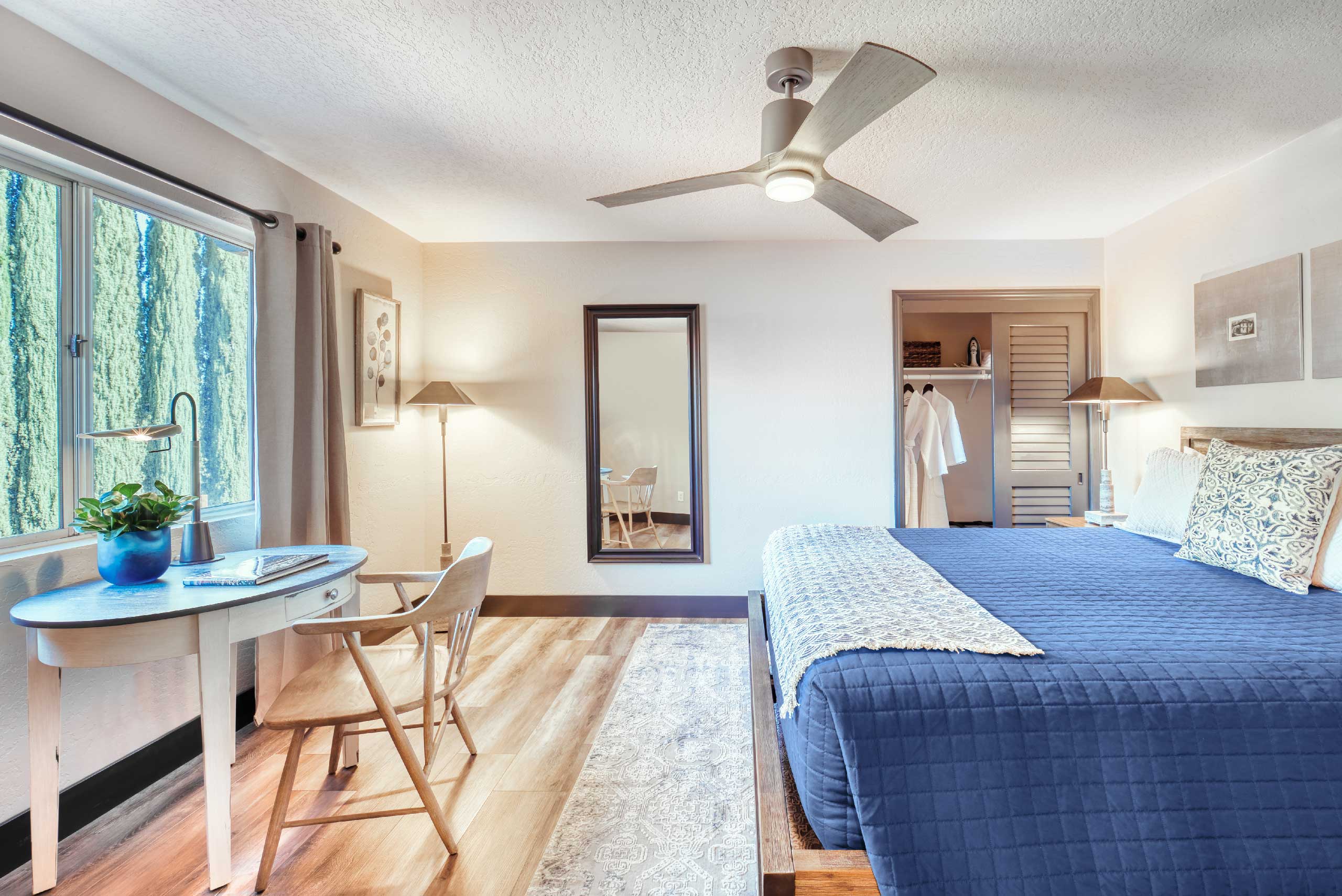 Standard King Courtyard View