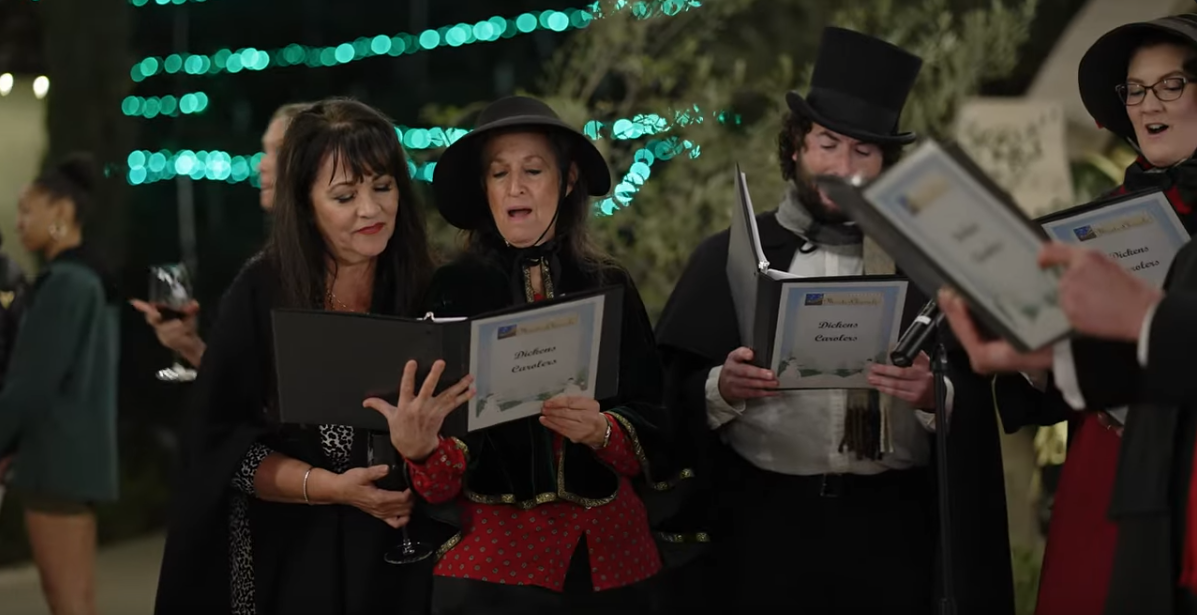 Dickens Carolers